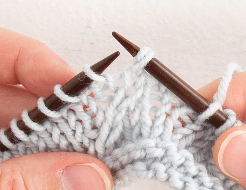 Decrease method, right twist, step 2