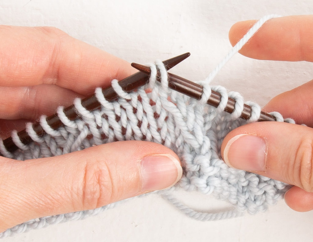 Cable method, left twist, step 1