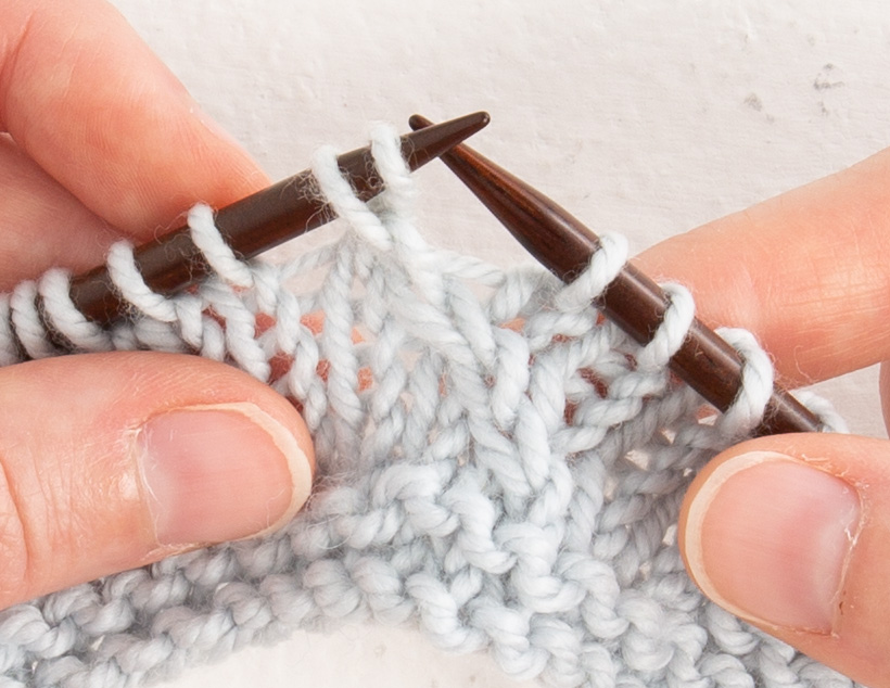 Cable method, left twist, step 4