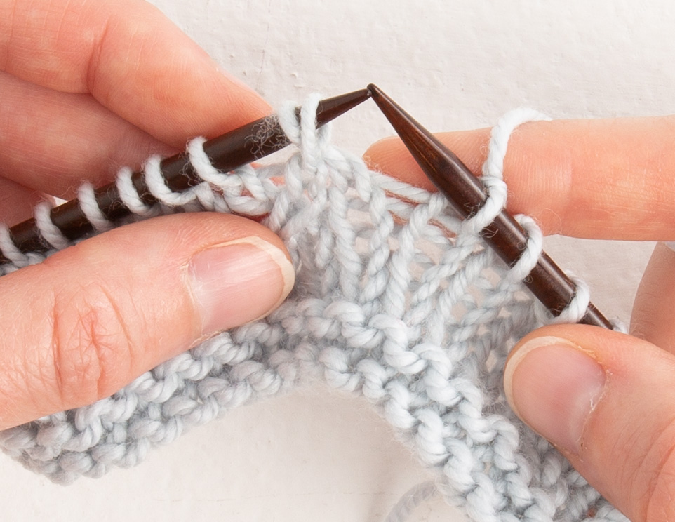 Cable method, right twist, step 3