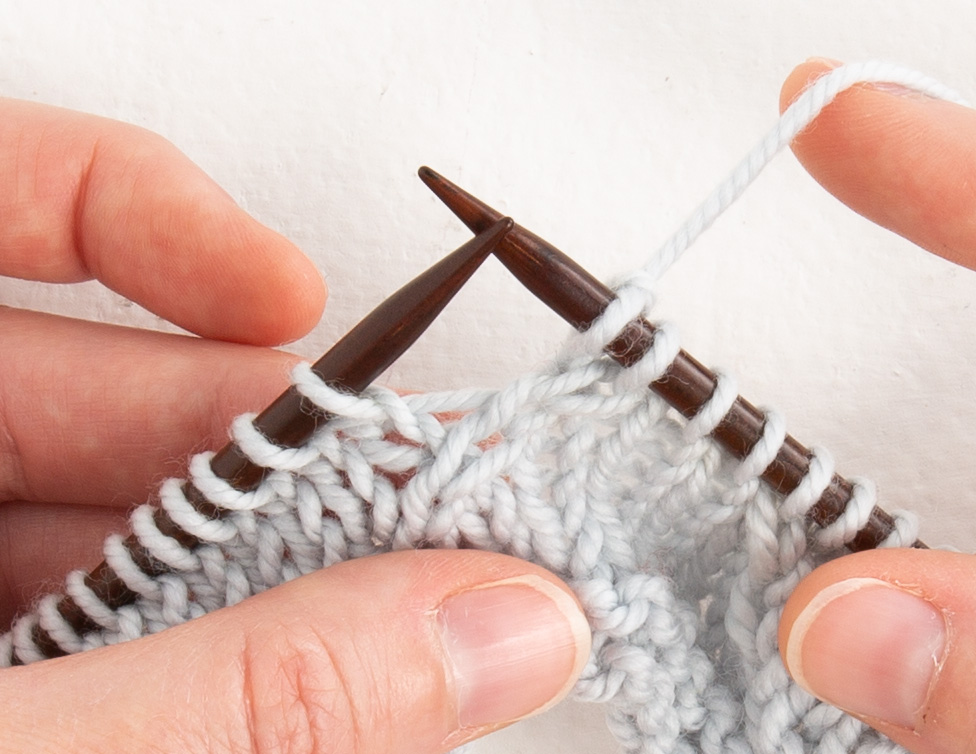 Cable method, right twist, step 5 (done!)